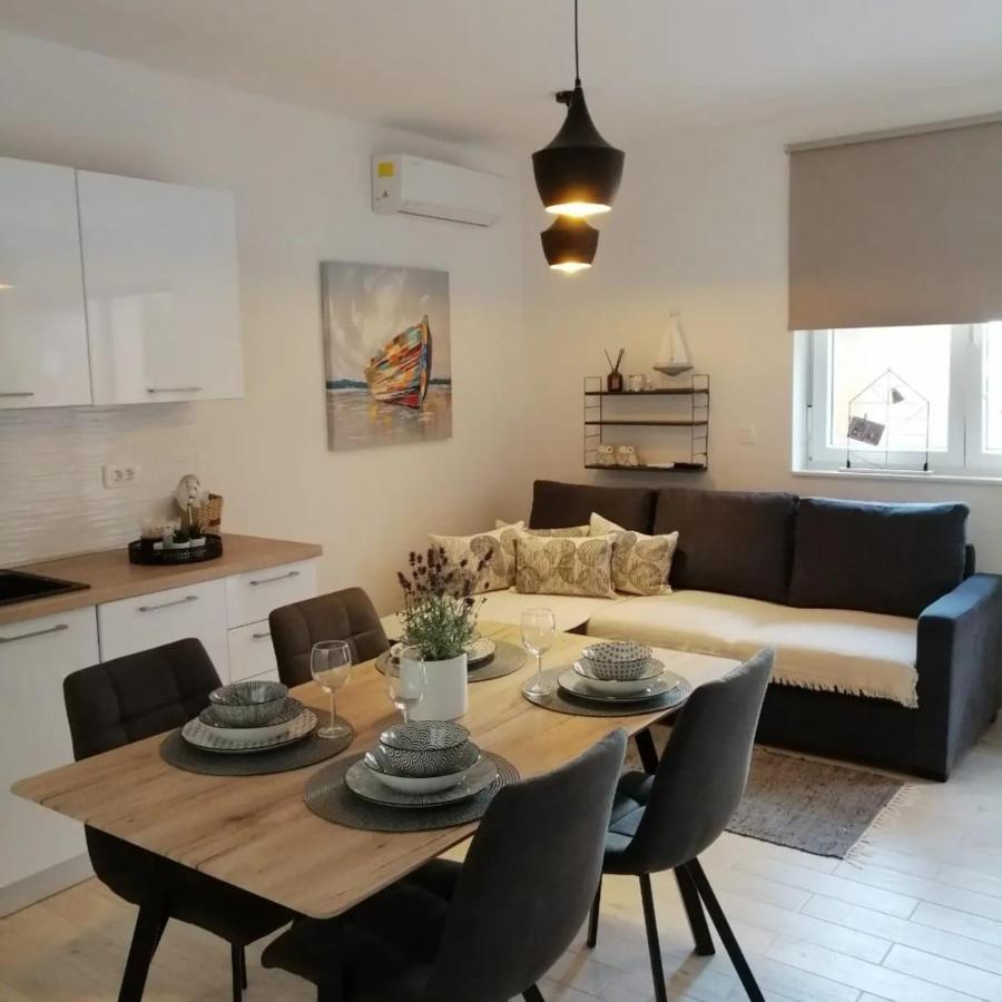 Apartamento Maiva Nin Exterior foto