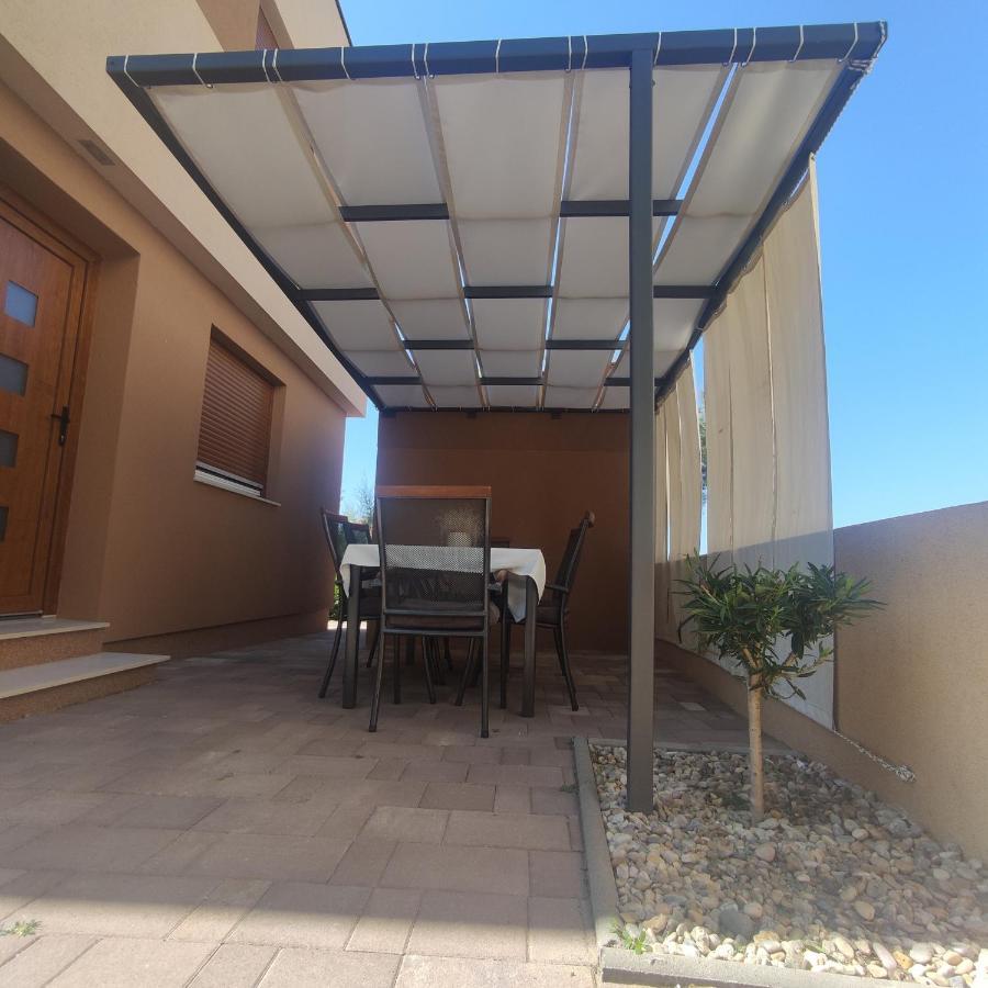 Apartamento Maiva Nin Exterior foto